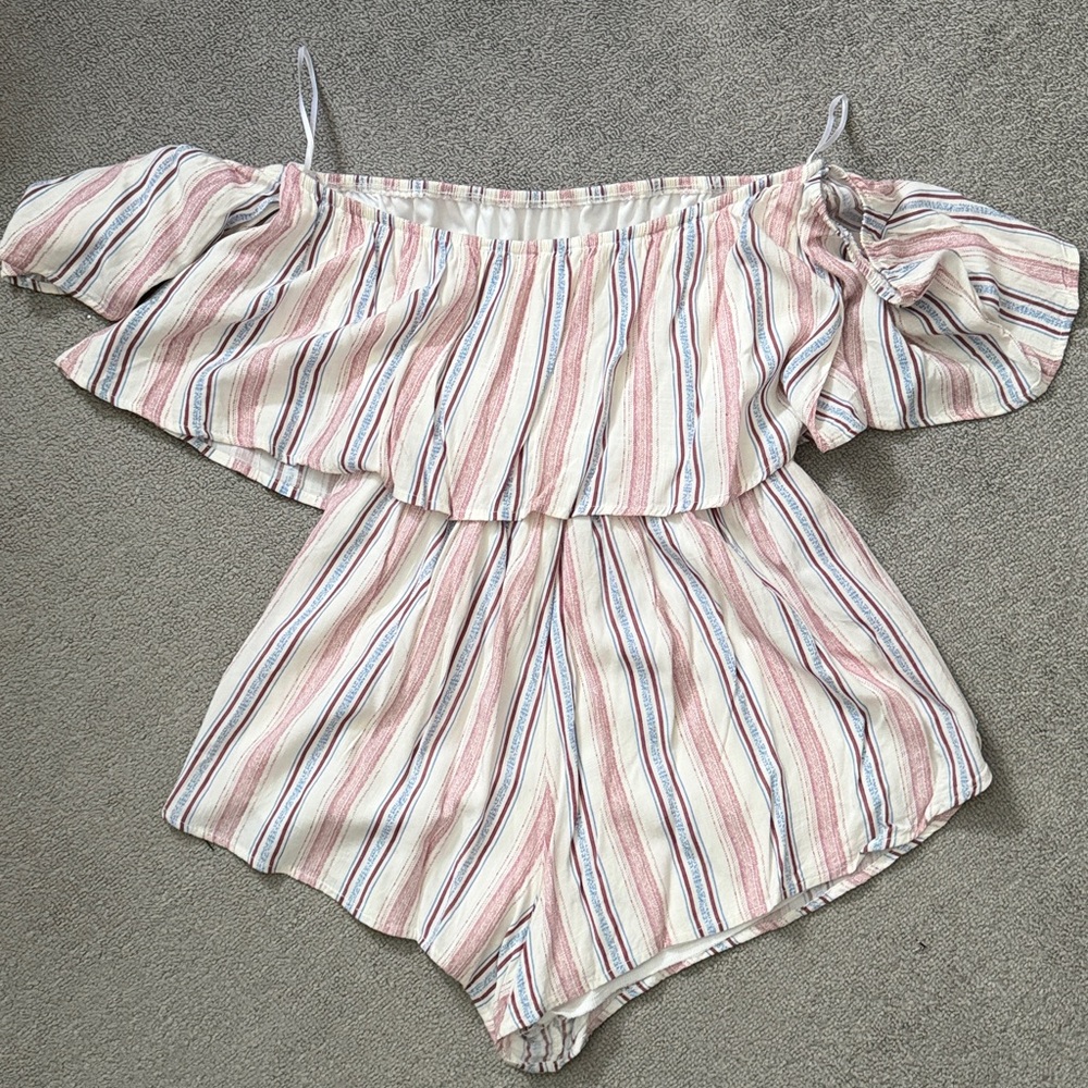 Striped Off-Shoulder romper - Picture 5 of 5